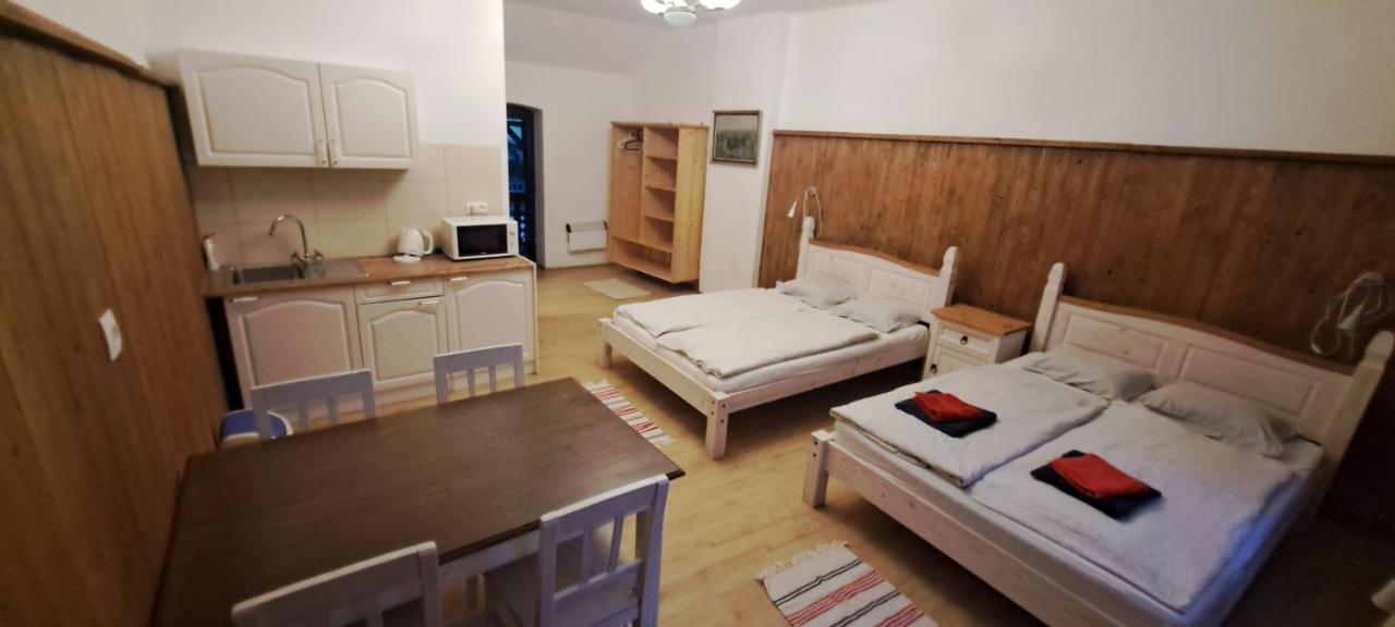 Hotel Penzion A Restaurace U Baby Subrovy Kokorin Esterno foto